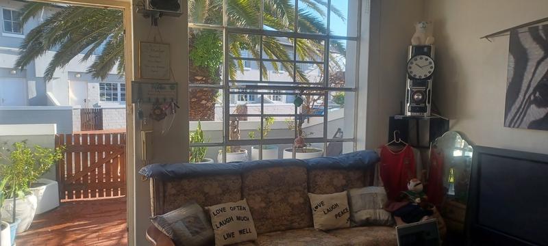 2 Bedroom Property for Sale in Lakeside Western Cape